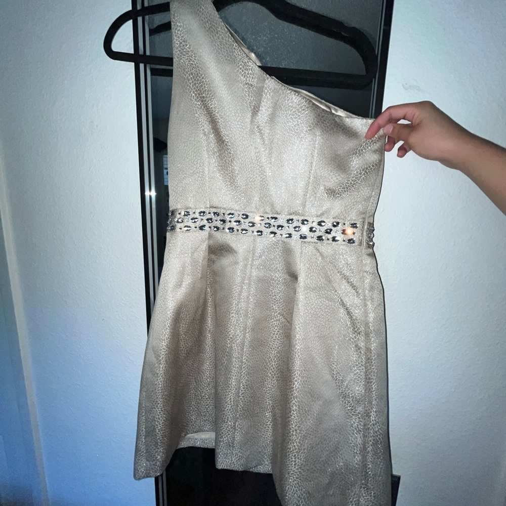 Laundry By Shelli Segal Shimmering Cream Dress - Picture 2 of 4